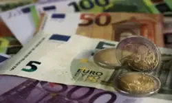Курсът на еврото запазва ниво над 1,08 долара