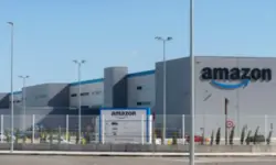 Подготовка за голямото пазаруване: Amazon наема още 250 000 работници за предстоящия празничен сезон