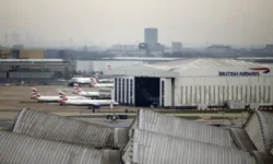 След търговското споразумение: Собственикът на British Airways с мащабна поръчка от Boeing и Airbus 