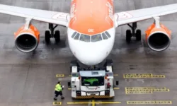 Годишната печалба на EasyJet нараства с 40%