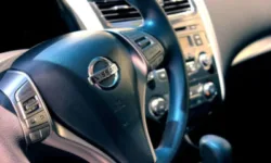 След неуспешната колаборация с Honda: Nissan с мрачна прогноза за огромна годишна нетна загуба