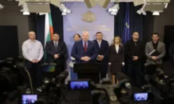 Затвърждаване пред ЕС: Желязков и управителят на БНБ подписаха позиция за приемане на еврото у нас от 1 януари 2026 г.