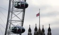 Туристическата лондонска атракция The London Eye вече е на четвърт век (СНИМКИ)