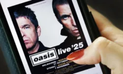 След скандала с Oasis: Великобритания обмисля ограничаване на цените за препродажба на билети за събития 