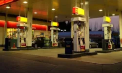 Експерт прогнозира по-ниски цени на горивата и природния газ, ако търговската война се задълбочи