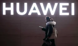 Huawei пусна нов смартфон, Mate 70 е със собствена операционна система (ВИДЕО)